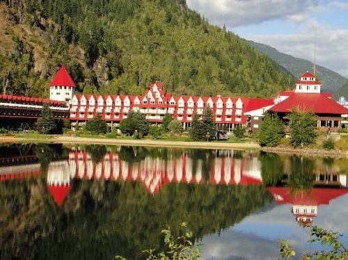 Three Valley Lake Chateau outside